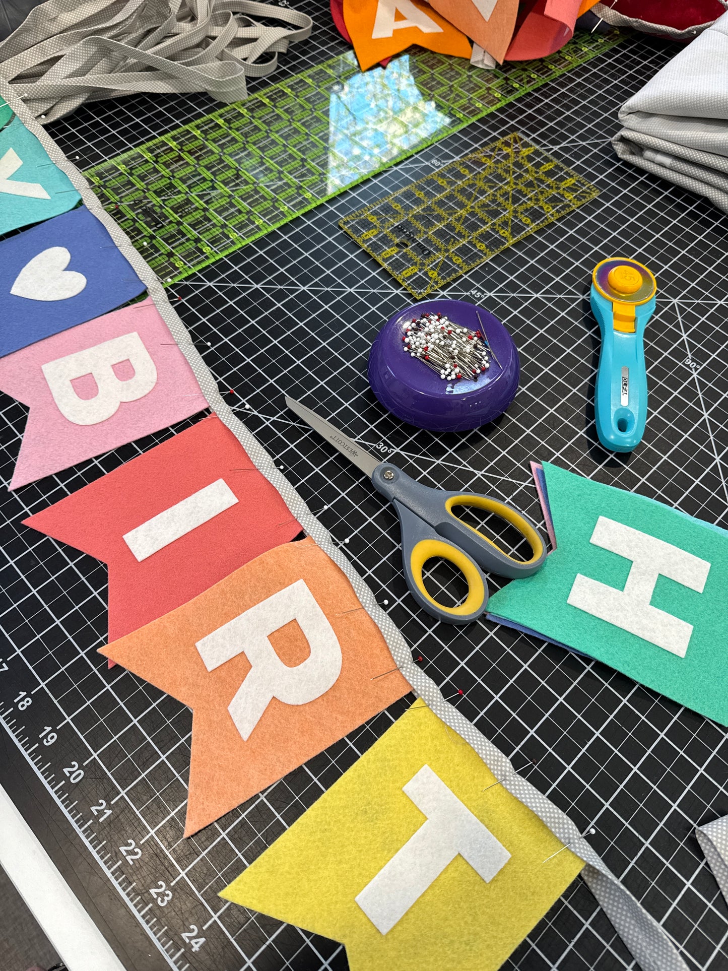 Felt Banner Happy Birthday Pastel 7.5 ft